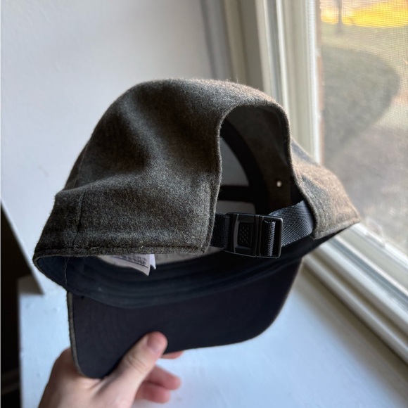 Arc'teryx Charcoal Wool Blend Cap - Picture 3 of 3